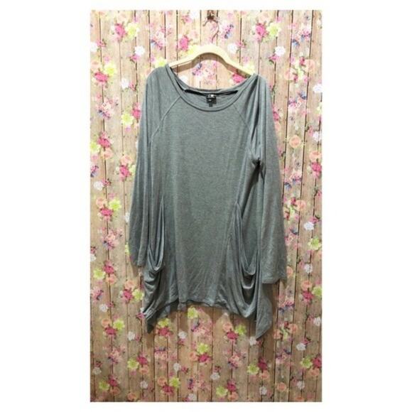 Cable & Gauge Asymmetrical Long Sleeve Gray Flowy Top Large - Picture 3 of 4